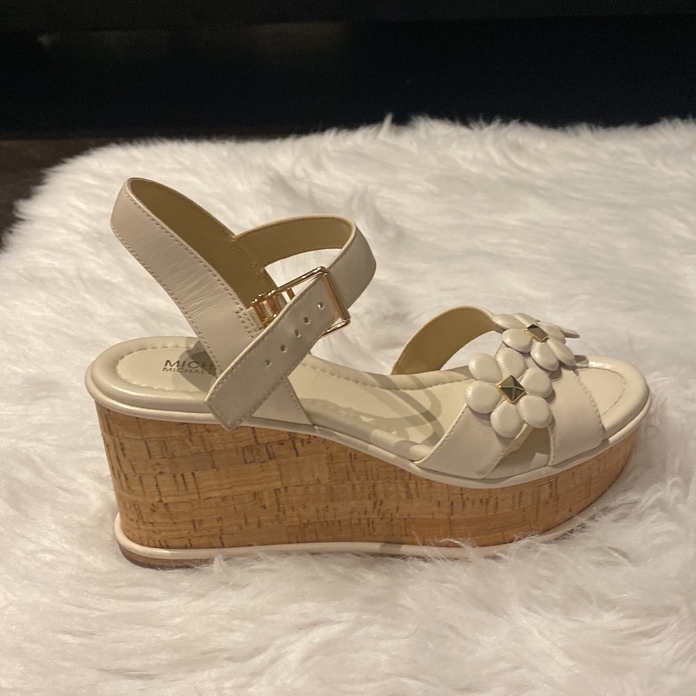 Michael Kors Cream flower platform sandal